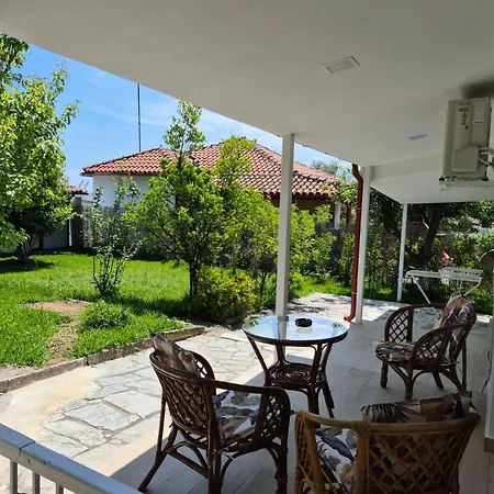Aspri Tatil Evi Nea Kallikrateia