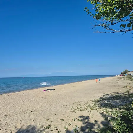 Aspri Tatil Evi Nea Kallikrateia